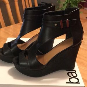 Black Wedges